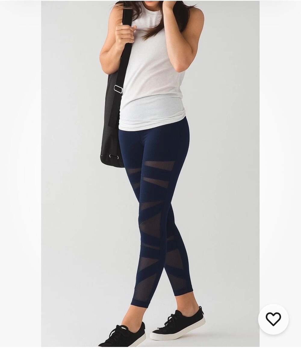 Lululemon High Times Wanderlust Special Edition Mesh Leggings in Naval Blue sz 6